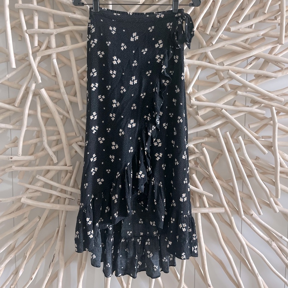 Like New Floral Black Ruffle Skirt